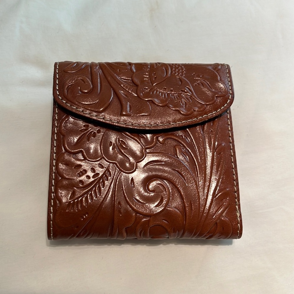 Patricia Nash Women's Leather Reiti Bifold Frame Wallet Florence Tan